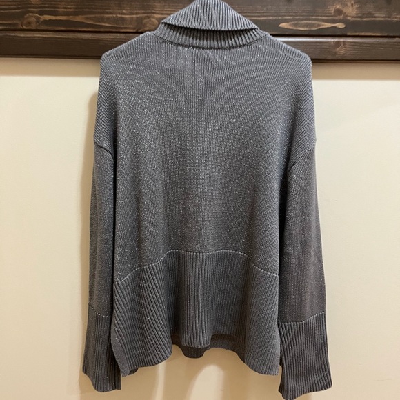 GAP NWT Split-Hem Turtleneck Silver Lurex Chunky Knit Sweater Size M - Picture 6 of 10